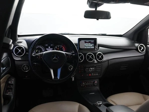 Хетчбэк Mercedes-benz B-класс 2013 года, 829033 рублей, Москва