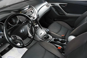 Седан Hyundai Elantra 2012 года, 919000 рублей, Тюмень