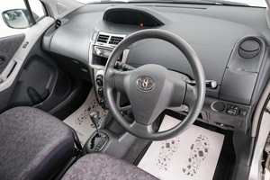 Хетчбэк Toyota Vitz 2010 года, 739000 рублей, Красноярск