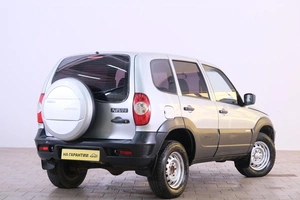 Внедорожник Chevrolet Niva 2013 года, 589000 рублей, Омск