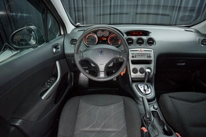 Хетчбэк Peugeot 308 2010 года, 349000 рублей, Красноярск