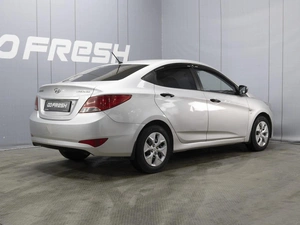 Седан Hyundai Solaris 2015 года, 930000 рублей, Омск