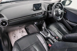 Хетчбэк Mazda Demio 2015 года, 1099000 рублей, Красноярск