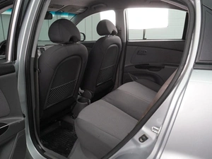 Хетчбэк Kia Rio 2010 года, 659000 рублей, Воронеж