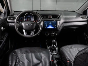 Седан Kia Rio 2013 года, 595000 рублей, Тюмень