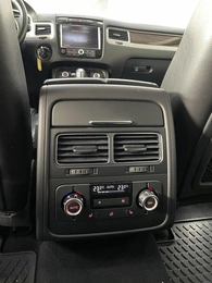 Внедорожник Volkswagen Touareg 2011 года, 1997000 рублей, Солонцы