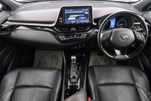 Внедорожник Toyota C-HR 2017 года, 2009000 рублей, Красноярск