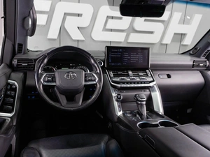 Внедорожник Toyota Land Cruiser 2021 года, 10500000 рублей, Тюмень