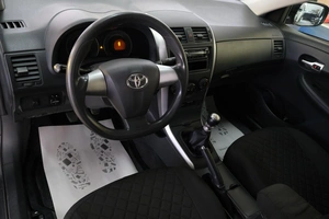 Седан Toyota Corolla 2012 года, 1229000 рублей, Омск