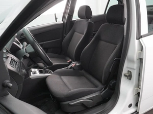 Седан Opel Astra 2013 года, 624000 рублей, Воронеж