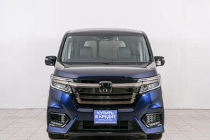 Минивэн Honda Stepwgn Spada 2021 года, 2999000 рублей, Красноярск