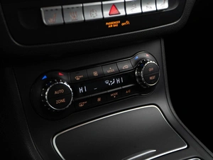 Хетчбэк Mercedes-benz B-класс 2015 года, 1577077 рублей, Москва