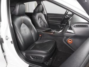 Седан Toyota Camry 2019 года, 2899000 рублей, Красный Пахарь