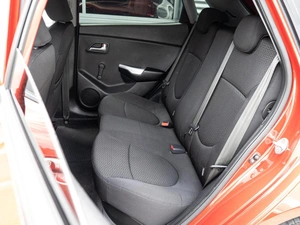 Хетчбэк Kia Rio 2012 года, 695000 рублей, Краснодар