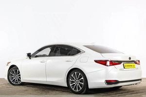 Седан Lexus ES 2019 года, 3699000 рублей, Тюмень
