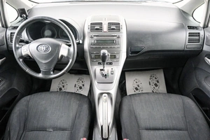 Хетчбэк Toyota Auris 2007 года, 689000 рублей, Красноярск