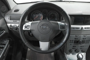 Седан Opel Astra 2010 года, 579000 рублей, Новокузнецк