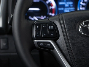 Внедорожник Toyota Highlander 2014 года, 2839999 рублей, Москва