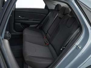 Седан Hyundai Elantra 2022 года, 1999077 рублей, Москва