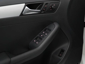 Седан Volkswagen Jetta 2017 года, 1347055 рублей, Москва