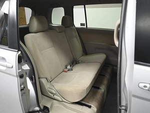 Минивэн Toyota Isis 2011 года, 999000 рублей, Ставрополь