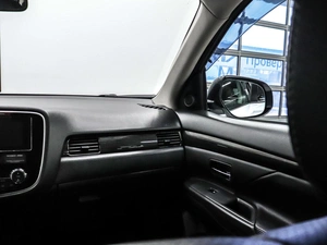 Внедорожник Mitsubishi Outlander 2018 года, 2200000 рублей, Красноярск