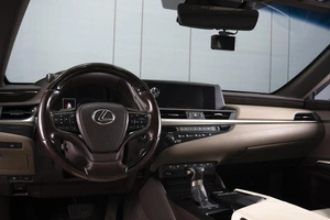 Седан Lexus ES 2019 года, 4030000 рублей, Омск