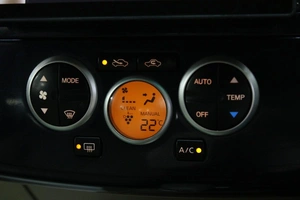 Седан Nissan Tiida 2006 года, 598000 рублей, Солонцы