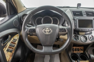 Внедорожник Toyota RAV4 2010 года, 1589000 рублей, Барнаул