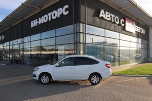 Седан ВАЗ (LADA) Granta 2023 года, 860000 рублей, Мирное
