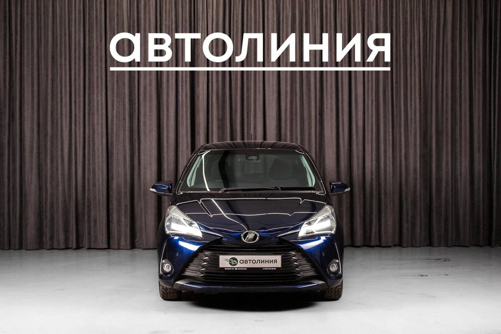 Хетчбэк Toyota Vitz 2018 года, 1079000 рублей, Красноярск