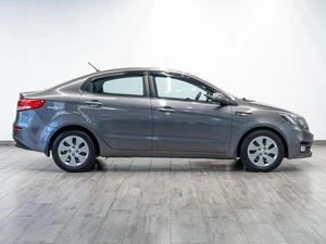 Седан Kia Rio 2015 года, 939000 рублей, Саратов