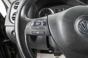 Внедорожник Volkswagen Tiguan 2014 года, 1259000 рублей, Барнаул