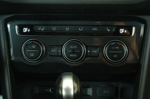 Внедорожник Volkswagen Tiguan 2020 года, 2789000 рублей, Омск