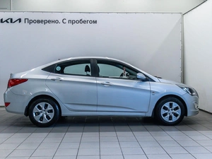 Седан Hyundai Solaris 2015 года, 1035000 рублей, Красноярск