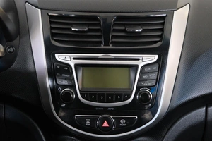 Седан Hyundai Solaris 2013 года, 999000 рублей, Омск