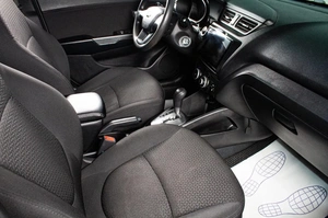 Хетчбэк Kia Rio 2013 года, 1039000 рублей, Сургут