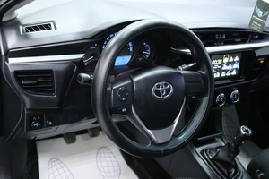 Седан Toyota Corolla 2014 года, 1073000 рублей, Солонцы