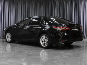 Седан Toyota Camry 2018 года, 2569000 рублей, Тюмень