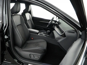 Седан Toyota Camry 2024 года, 3984444 рублей, Москва