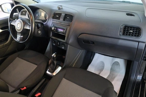 Седан Volkswagen Polo 2011 года, 719000 рублей, Омск