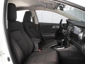 Хетчбэк Toyota Auris 2015 года, 1599000 рублей, Омск