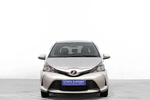 Хетчбэк Toyota Vitz 2015 года, 1019000 рублей, Барнаул