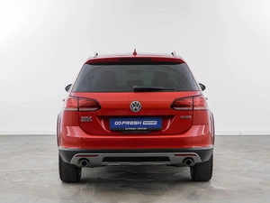 Универсал Volkswagen Golf 2019 года, 2491046 рублей, Москва