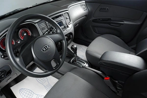 Хетчбэк Kia Rio 2011 года, 769000 рублей, Тюмень