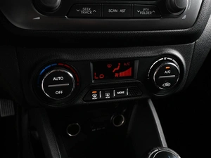 Хетчбэк Kia Rio 2012 года, 899000 рублей, Аксай