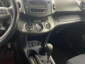 Внедорожник Toyota RAV4 2012 года, 1499999 рублей, Ачинск