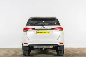 Внедорожник Toyota Fortuner 2017 года, 2999000 рублей, Тюмень