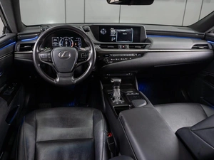 Седан Lexus ES 2018 года, 3454000 рублей, Тюмень
