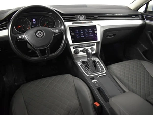 Седан Volkswagen Passat 2019 года, 2150000 рублей, Казань